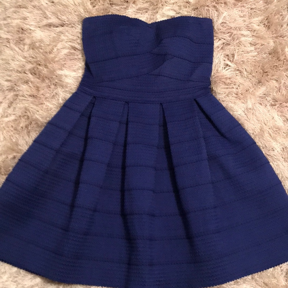 Blue strapless dress